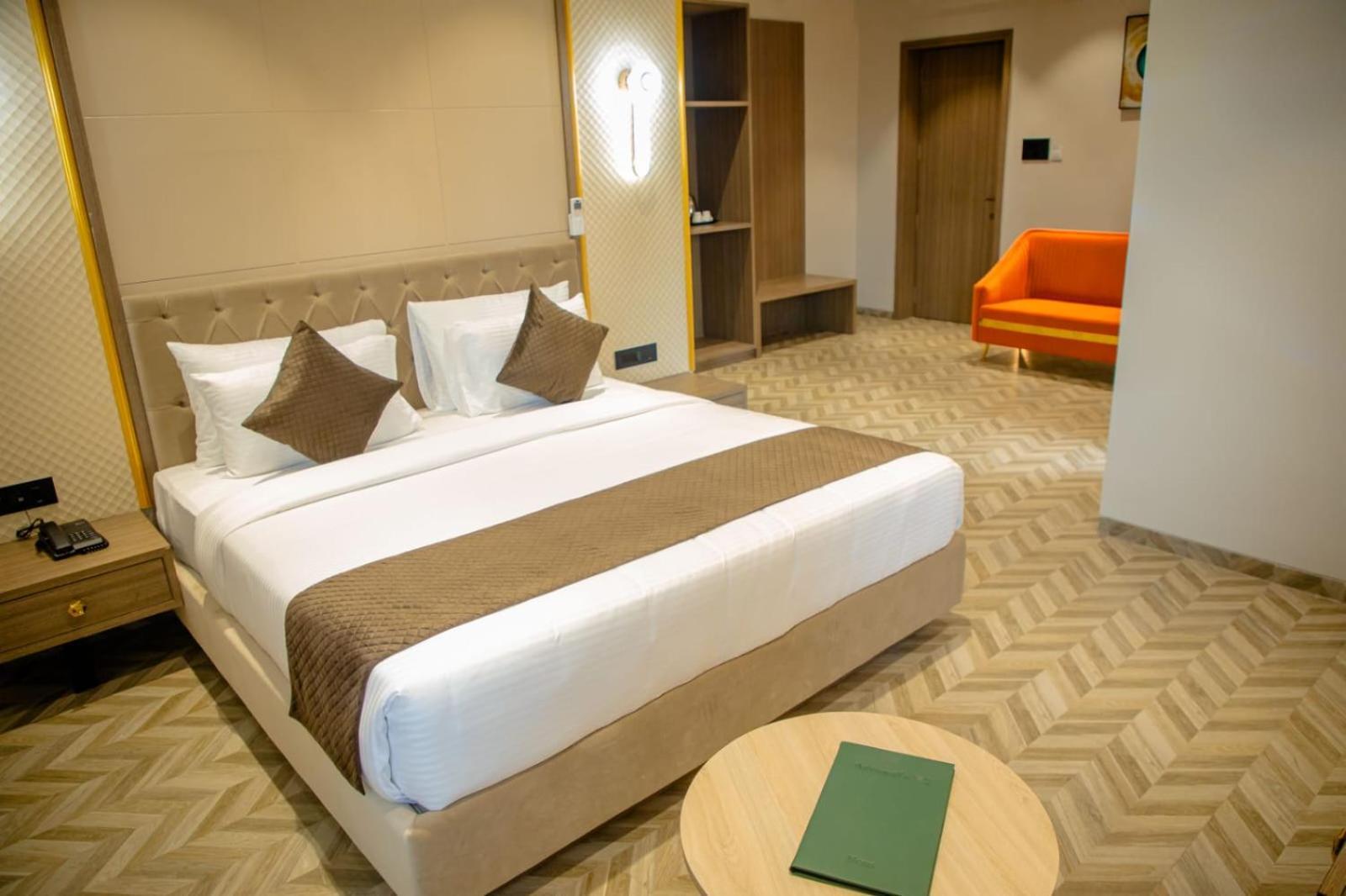 Narayani Executive Otel Tuljapur Dış mekan fotoğraf